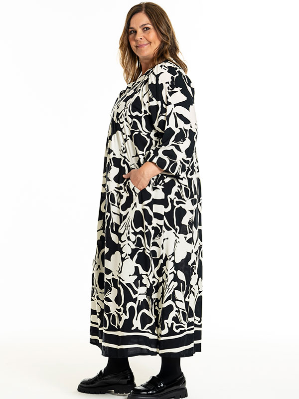 BETINE - Plus Size Klänning fra Gozzip