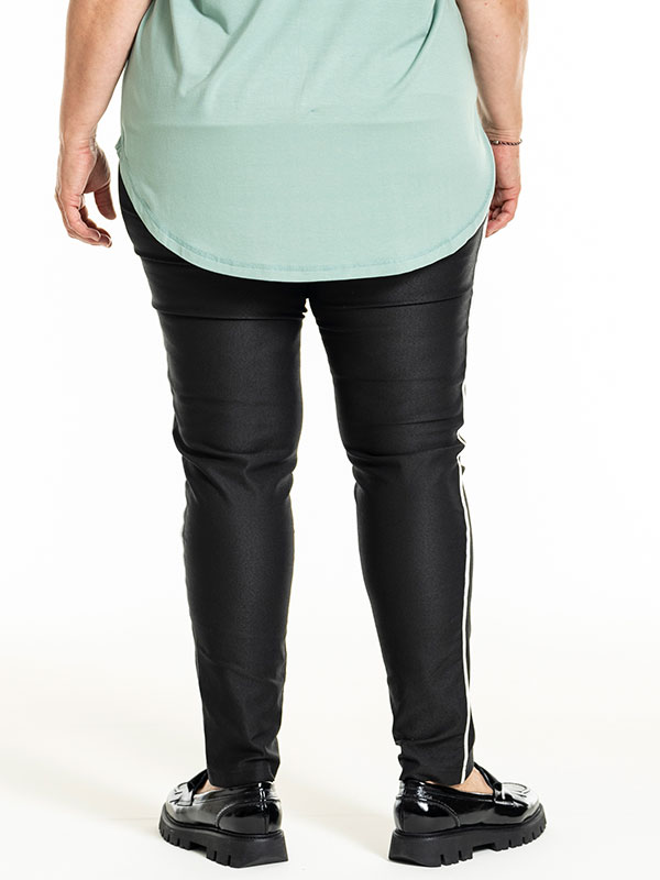 HANNI - Plus Size Byxor fra Gozzip