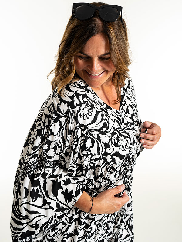 JAMILA - Plus Size Klänning fra Gozzip