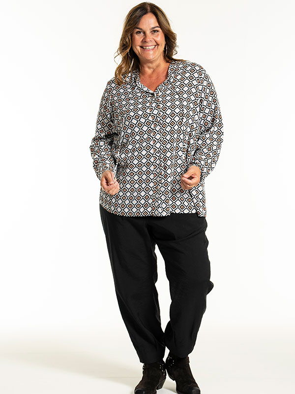 JANETT - Plus Size Blus fra Gozzip