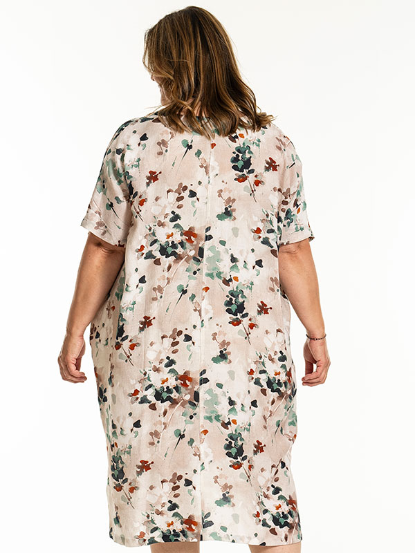JANIKA - Plus Size Klänning fra Gozzip