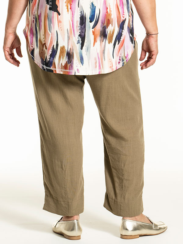 JANNI - Plus Size Byxor fra Gozzip