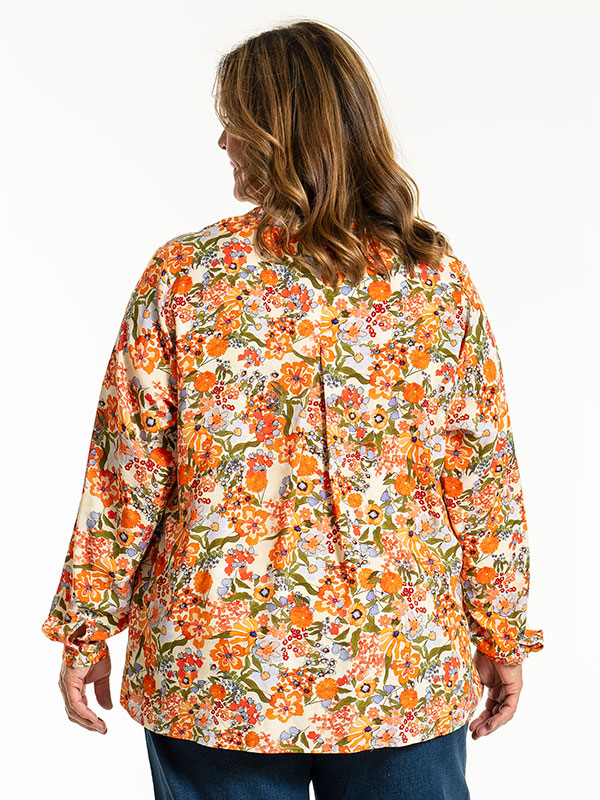 JANETT - Plus Size Blus fra Gozzip