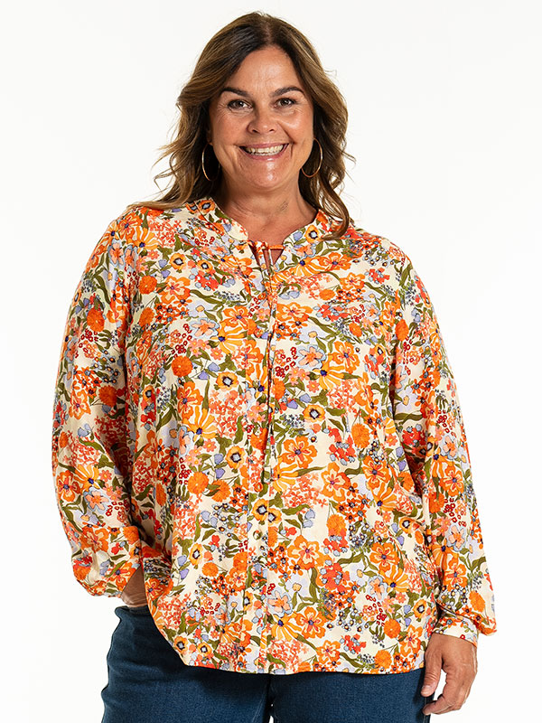 JANETT - Plus Size Blus fra Gozzip