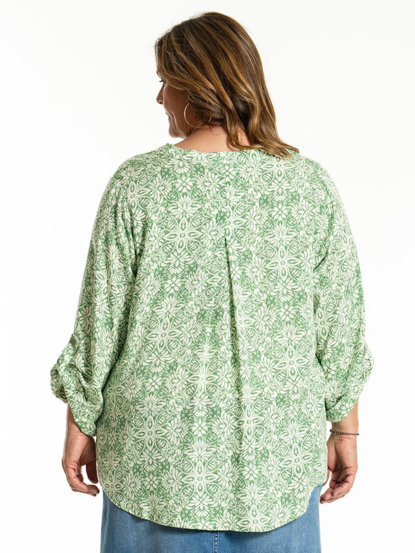 BILLIE - Plus Size Blus fra Gozzip