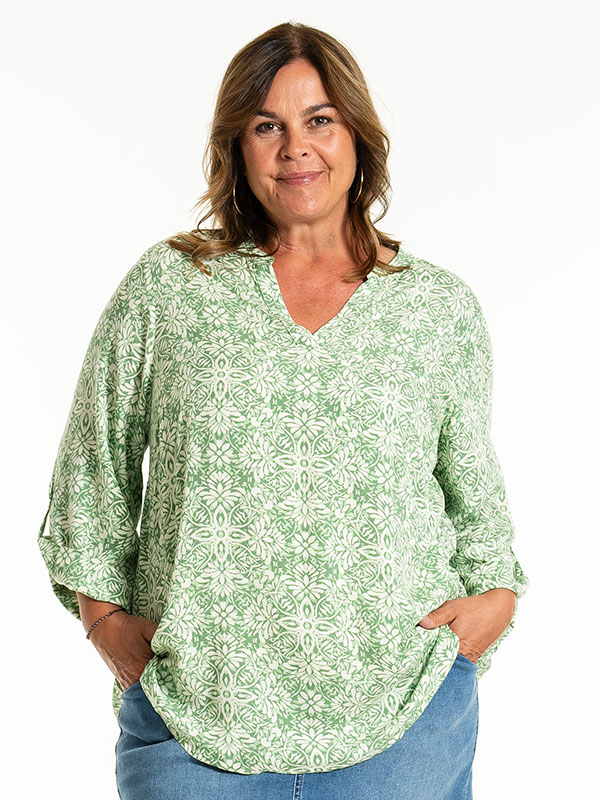 BILLIE - Plus Size Blus fra Gozzip