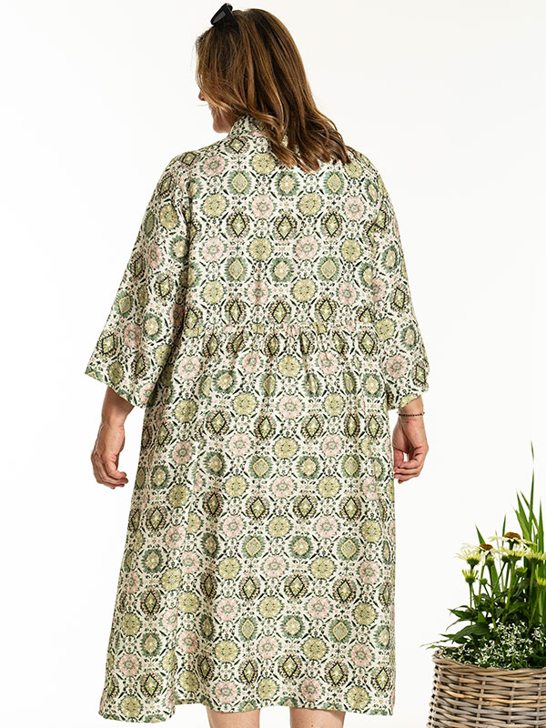 ANN-LOUISE - Plus Size Klänning fra Gozzip