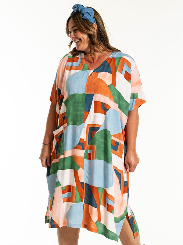 JUSTINA - Plus Size Klänning fra Gozzip