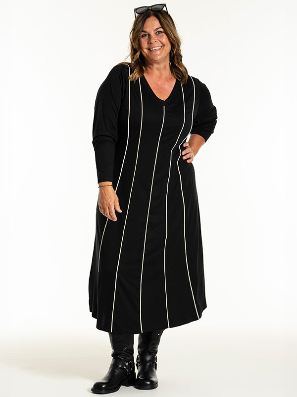 JO - Plus Size Klänning fra Gozzip