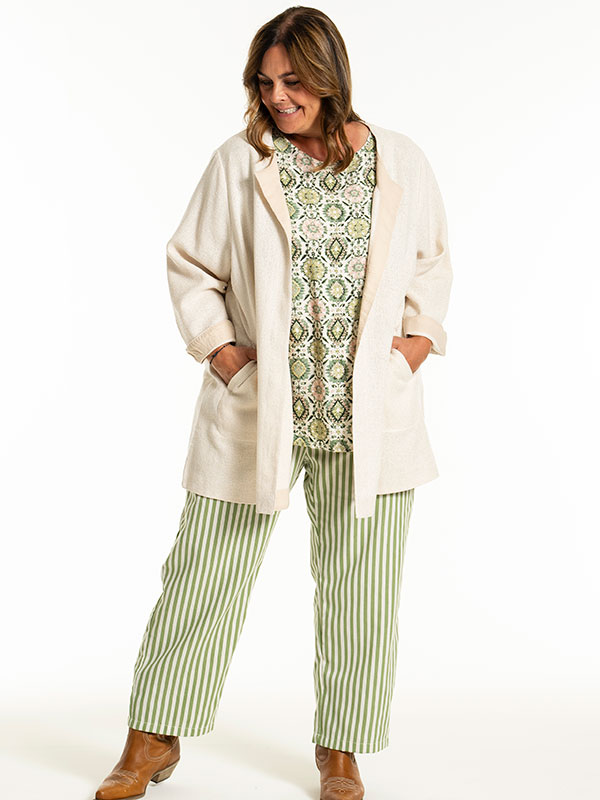 JOSEFIN - Plus Size Kofta fra Gozzip