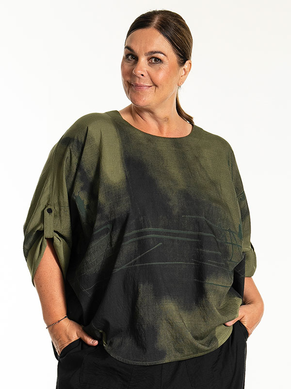 KLEO - Plus Size Blus fra Gozzip Black