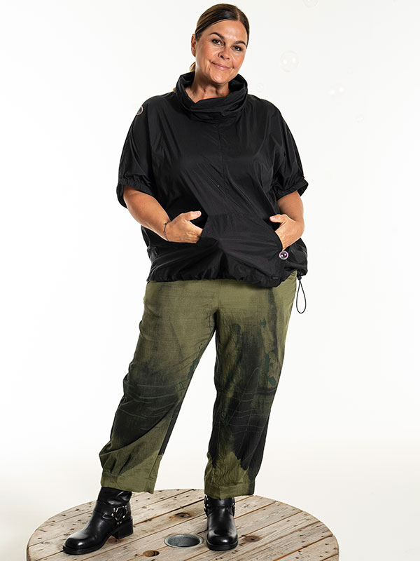 ILA - Plus Size Byxor fra Gozzip Black