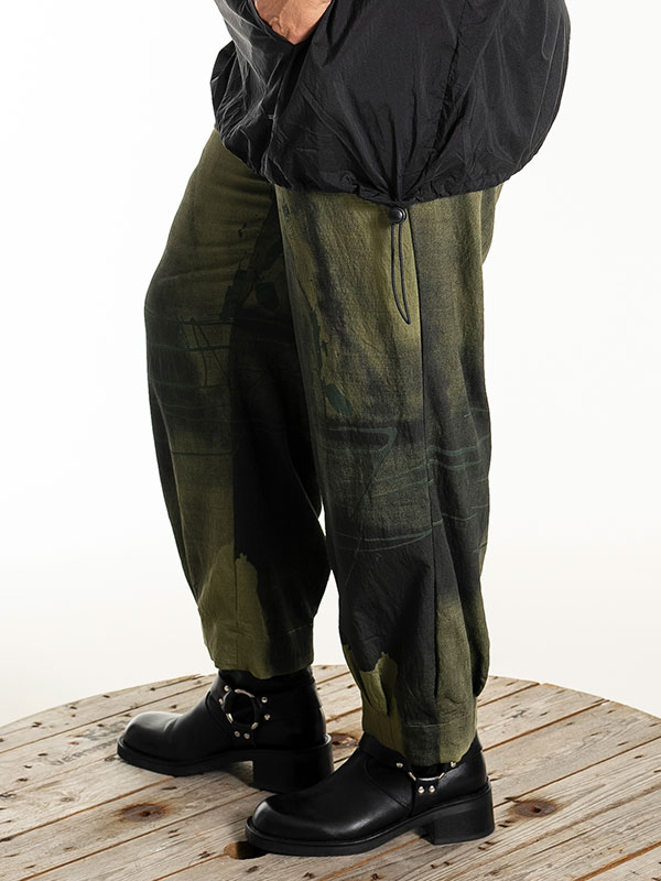 ILA - Plus Size Byxor fra Gozzip Black