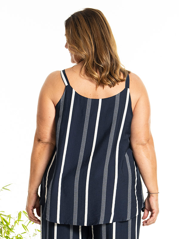 KARLA - Plus Size Top fra Gozzip
