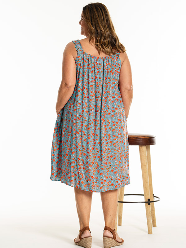 KARLINA - Plus Size Klänning fra Gozzip