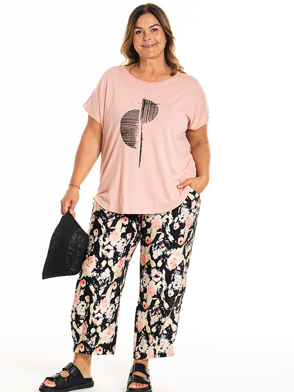 GILA - Plus Size Byxor fra Gozzip