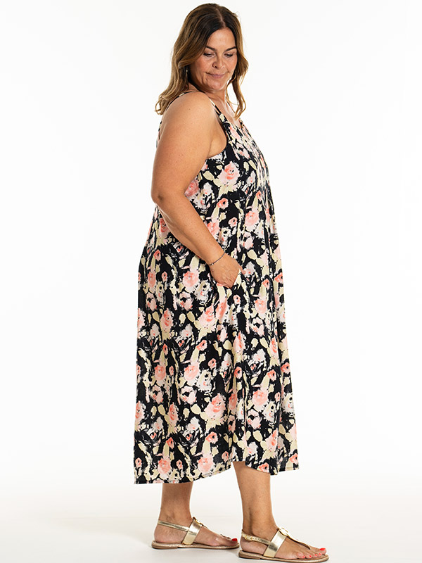 KAROLE - Plus Size Klänning fra Gozzip