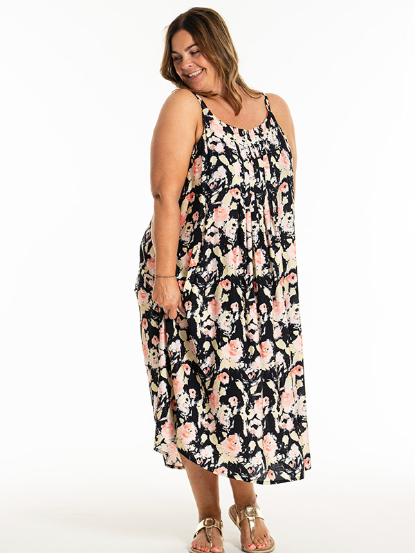 KAROLE - Plus Size Klänning fra Gozzip