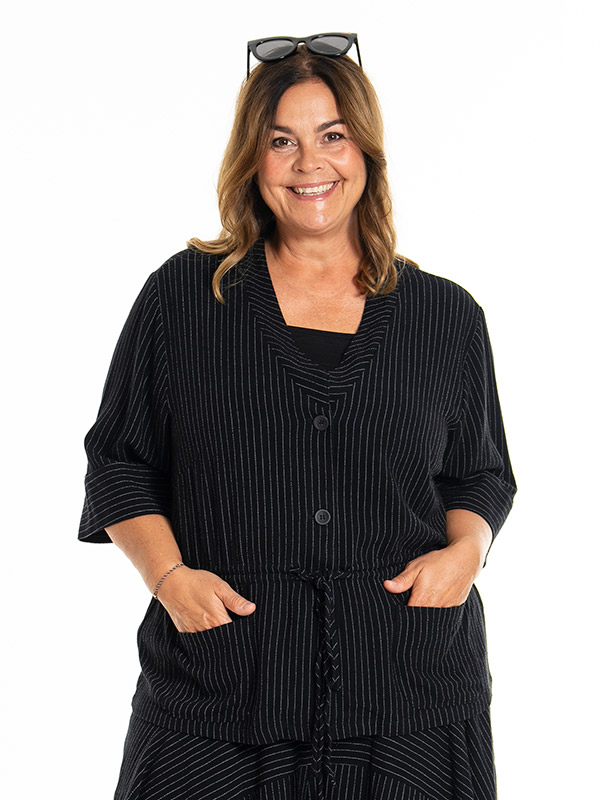 KATARINA - Plus Size Jacka fra Gozzip