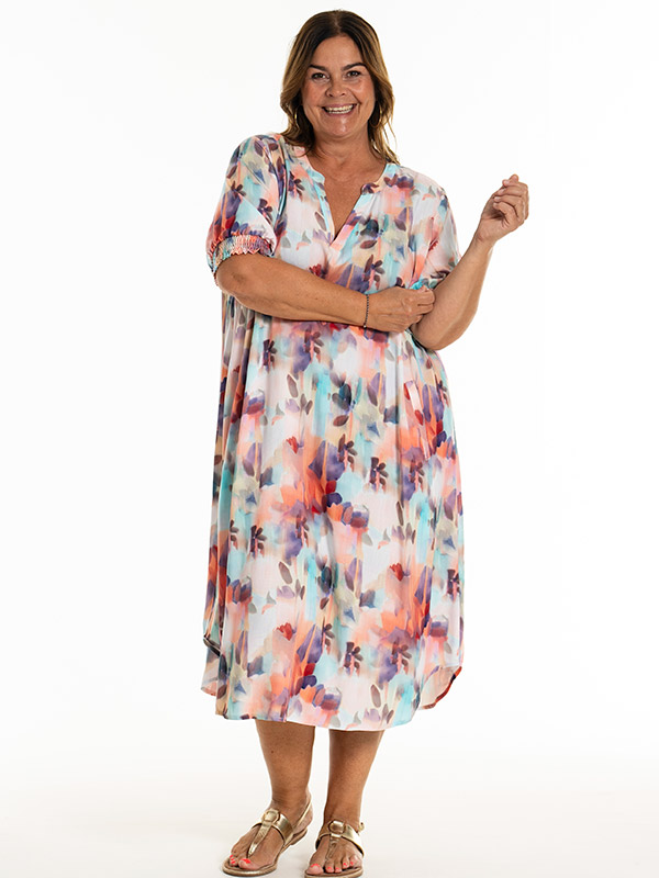 DINNIE - Plus Size Klänning fra Gozzip