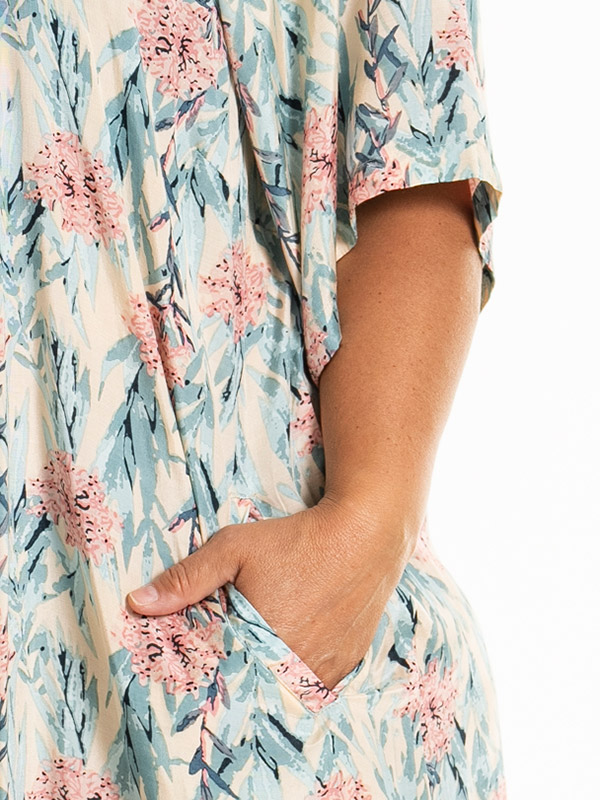 KERSTINE - Plus Size Klänning fra Gozzip