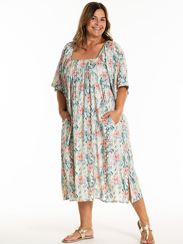 KERSTINE - Plus Size Klänning fra Gozzip