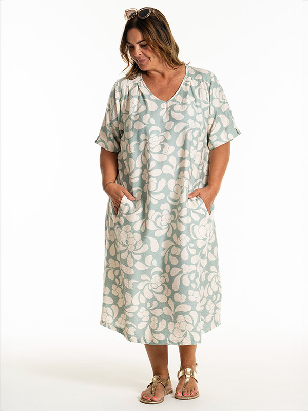 KHANDRA - Plus Size Klänning fra Gozzip