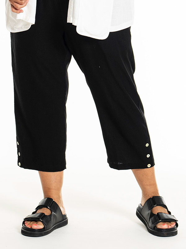 KIANNA - Plus Size Byxor fra Gozzip