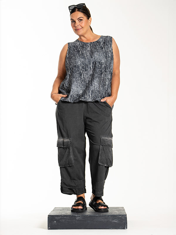 LORENA - Plus Size Top fra Gozzip Black