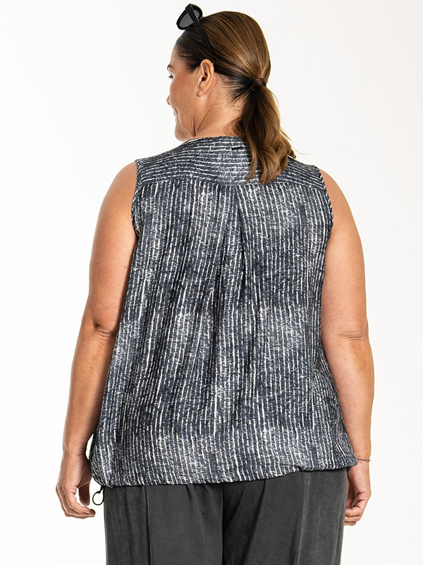 LORENA - Plus Size Top fra Gozzip Black