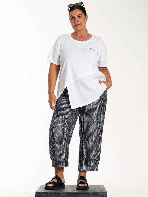 LINNA - Plus Size Byxor fra Gozzip Black