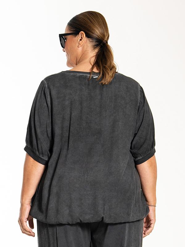 LENA - Plus Size Blus fra Gozzip Black
