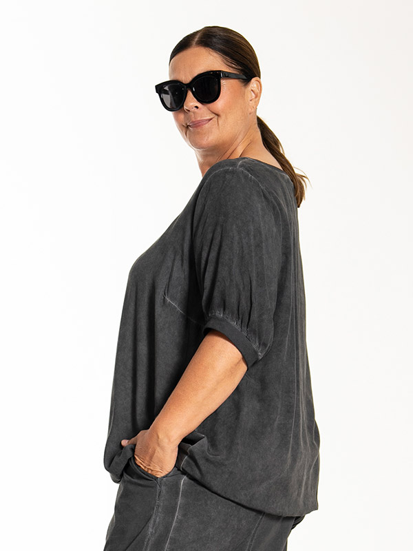 LENA - Plus Size Blus fra Gozzip Black