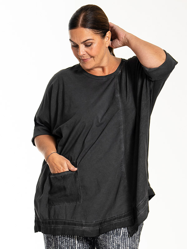 LAYLA - Plus Size T-shirt fra Gozzip Black