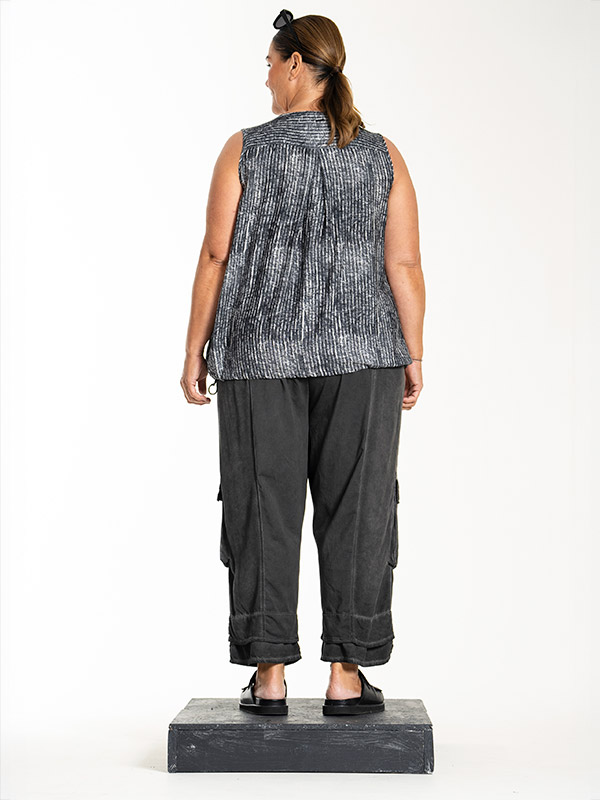LEANETTE - Plus Size Byxor fra Gozzip Black