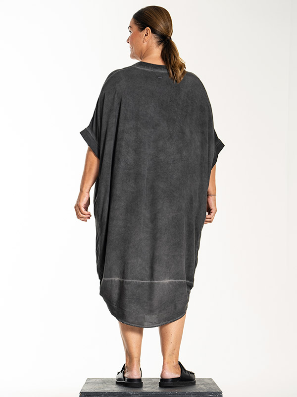 LOLO - Plus Size Klänning fra Gozzip Black