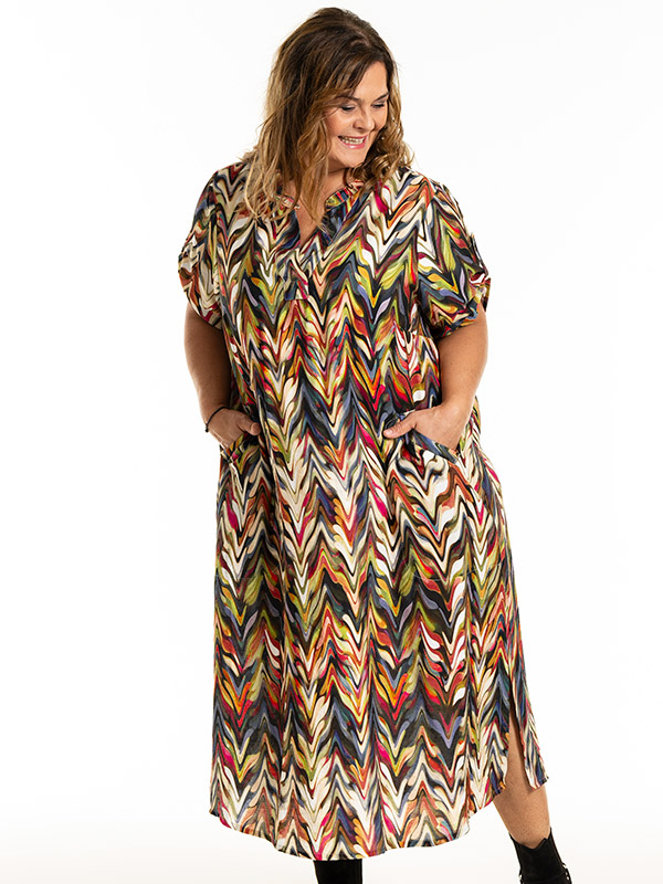 DONNA - Plus Size Klänning fra Gozzip