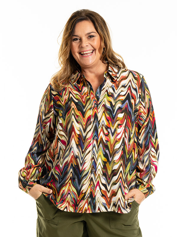 KARINA - Plus Size Skjorta fra Gozzip