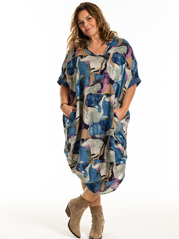 MUNA - Plus Size Klänning fra Gozzip
