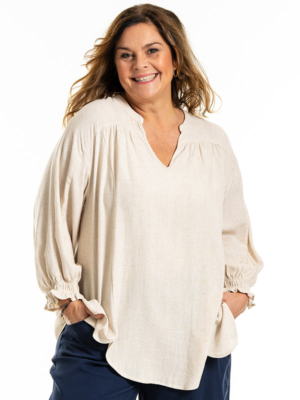 MIRJAM - Plus Size Blus fra Gozzip