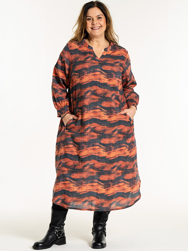 GVALDIS - Plus Size Klänning fra Gozzip