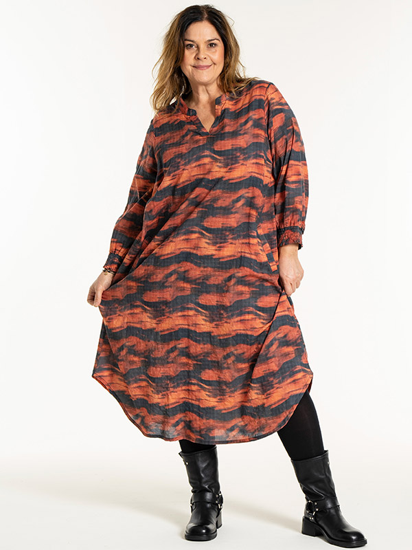 GVALDIS - Plus Size Klänning fra Gozzip