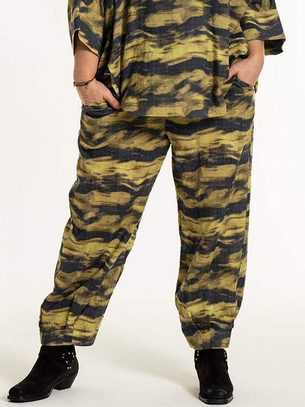GILA - Plus Size Byxor fra Gozzip