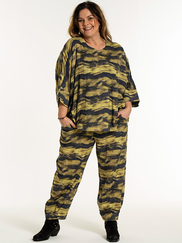 GILA - Plus Size Byxor fra Gozzip
