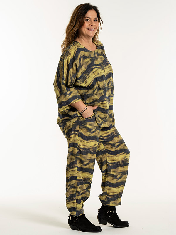 GILA - Plus Size Byxor fra Gozzip