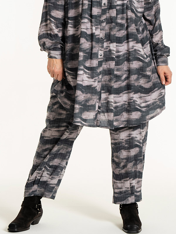 GILA - Plus Size Byxor fra Gozzip