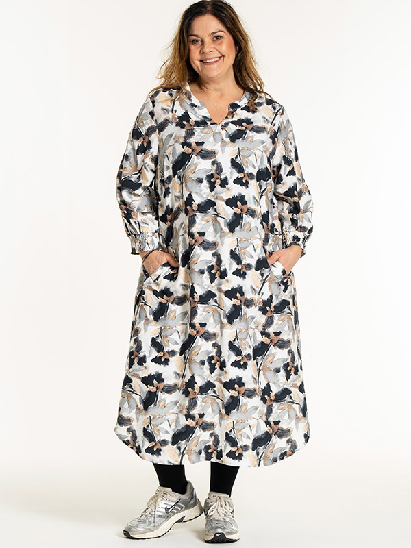 VALDIS - Plus Size Klänning fra Gozzip