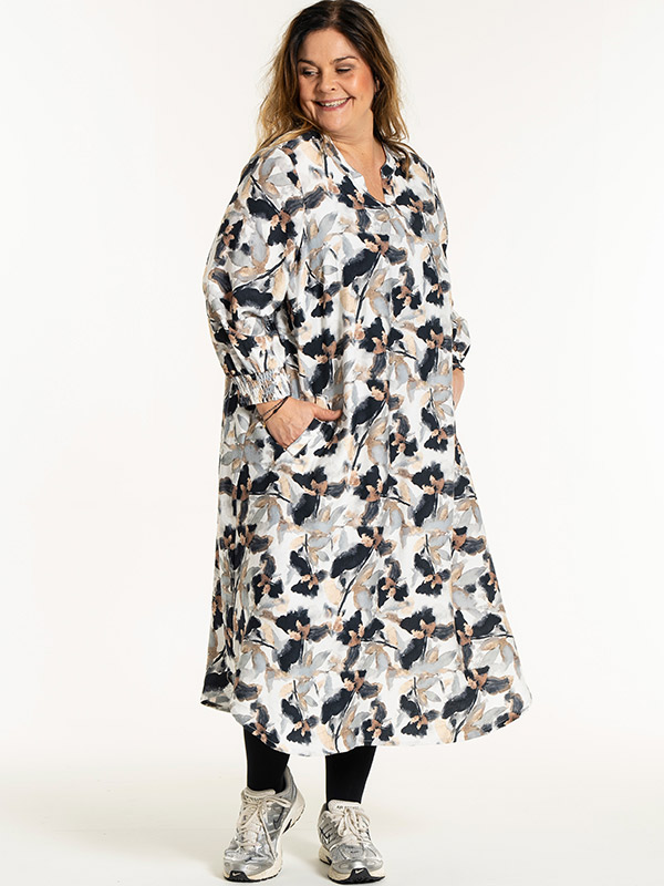 VALDIS - Plus Size Klänning fra Gozzip
