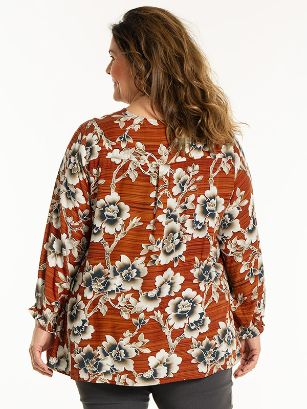 IBEN - Plus Size Blus fra Gozzip