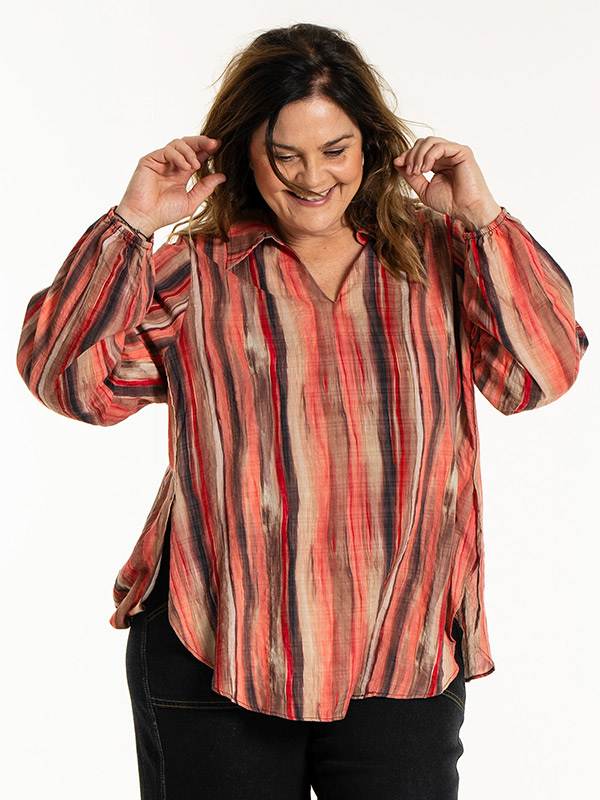 SOPHIA - Plus Size Blus fra Gozzip